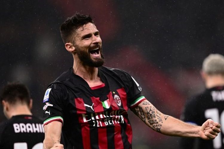 Penyerang AC Milan asal Perancis, Olivier Giroud, melakukan selebrasi usai menjebol gawang Salernitana. Terkini, Giroud mencetak gol kemenangan Milan atas Juventus dalam laga pekan ke-37 Liga Italia Serie A 2022-2023 yang digelar di Stadion Allianz, Turin, pada Minggu (28/5/2023) malam waktu setempat. (Foto oleh MARCO BERTORELLO/AFP)