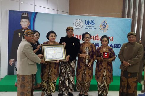 Kembangkan Budaya Jawa, PB XII Raih Penghargaan UNS