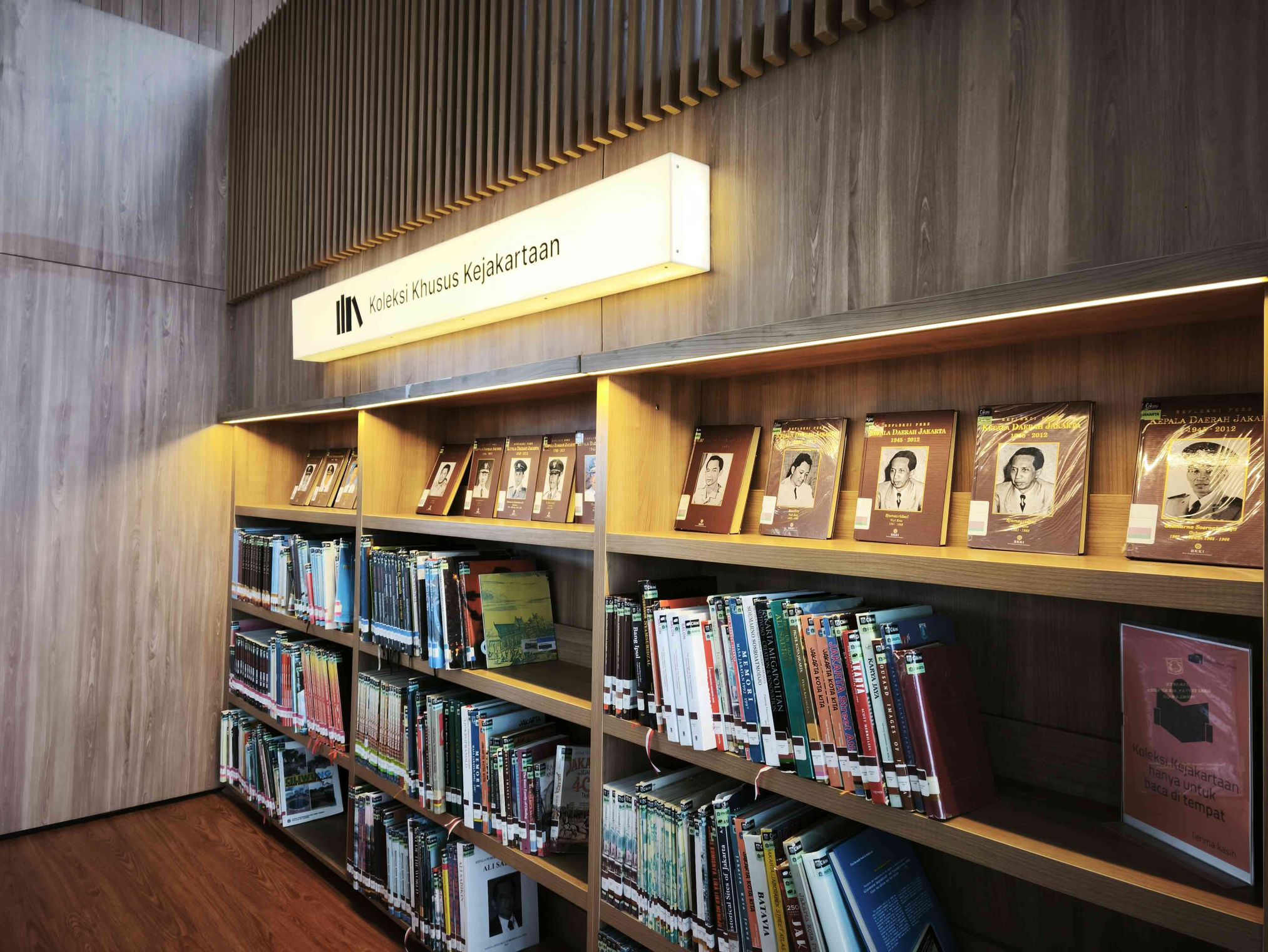 Koleksi buku Kejakartaan (Dokpri/Latipah Rahman)
