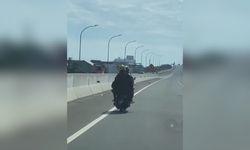 Asyik Ngobrol, Emak-emak Naik Motor Malah Masuk Jalan Tol