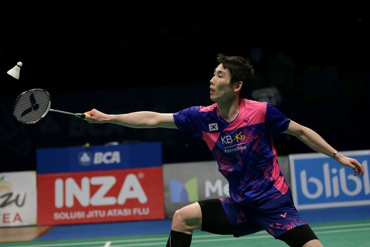 Pemain tunggal putra Korea Selatan, Son Wan Ho bertanding melawan pemain tunggal putra India, Kidambi Srikanth pada pertandingan semifinal BCA Indonesia Open Super Series Premier 2017 di Plenary Hall, Jakarta Convention Center, Sabtu (17/6/2017). Son Wan Ho gagal melaju ke final setelah kalah dengan skor 15-21 21-14 22-24.