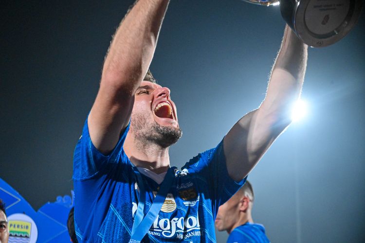 Nick Kuipers segera menutup karier perjalanan bersama Persib Bandung di akhir musim Liga 1 2024-2025 setelah gelar back to back juara.