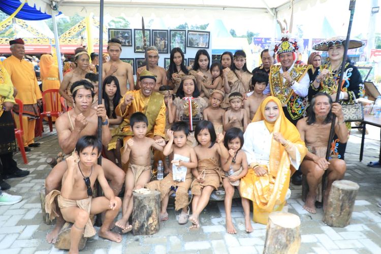 Bupati Bulungan Syarwani seusai memimpin upacara peringatan Hari Jadi Kabupaten Bulungan ke-65 dan Kota Tanjung Selor ke-235 di Lapangan Kebun Raya Bunda Hayati, Senin (13/10/2025).