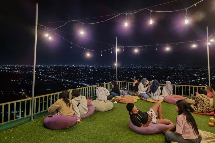 Salah satu warung makan di Bukit Bintang, Gunungkidul, Yogyakarta.