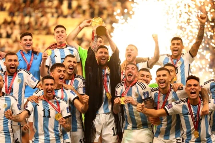 Argentina menjadi juara Piala Dunia untuk ketiga kalinya setelah menang dalam pertandingan yang luar biasa