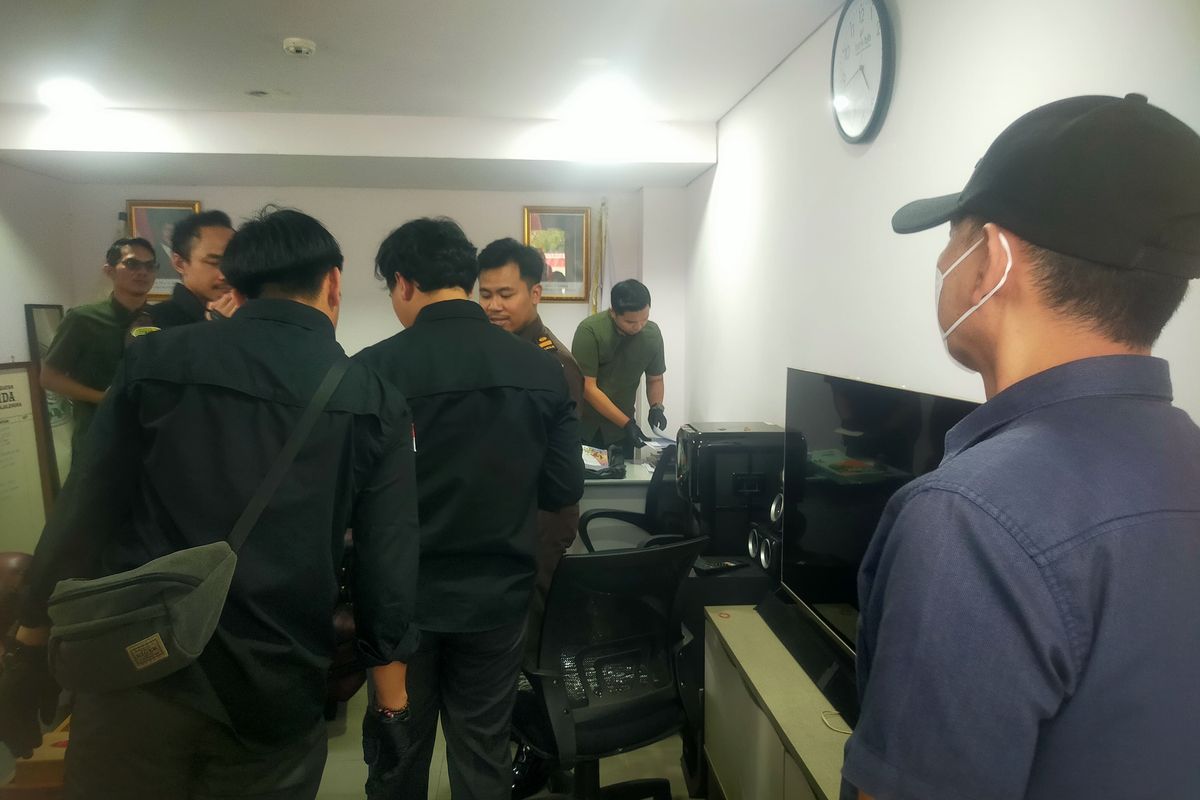 Dugaan Korupsi Dana Hibah Rp 6 Miliar, Kejari Geledah Kantor KONI Majalengka