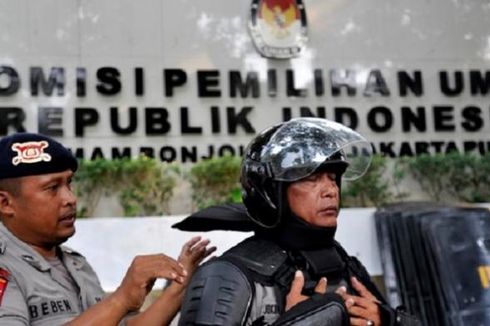 Polisi Berjaga Sejak Pukul 06.30 WIB, Kawasan Gedung KPU Disterilkan