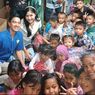 Sambangi Rumah Belajar Waduk Pluit, Kaesang dan Erina Gudono Bagi-bagi Tas Sekolah