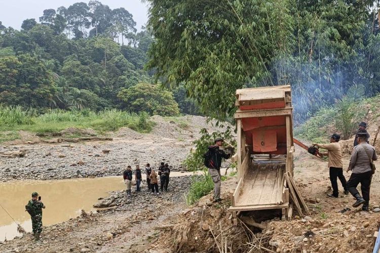 Aparat Gabungan Tertibkan Tambang Emas Ilegal di Kawasan UNESCO Global Geopark Merangin Jambi
