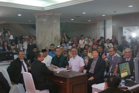 1,5 Jam Jelang Penutupan, Tim Hukum Prabowo Resmi Gugat Hasil Pilpres ke MK