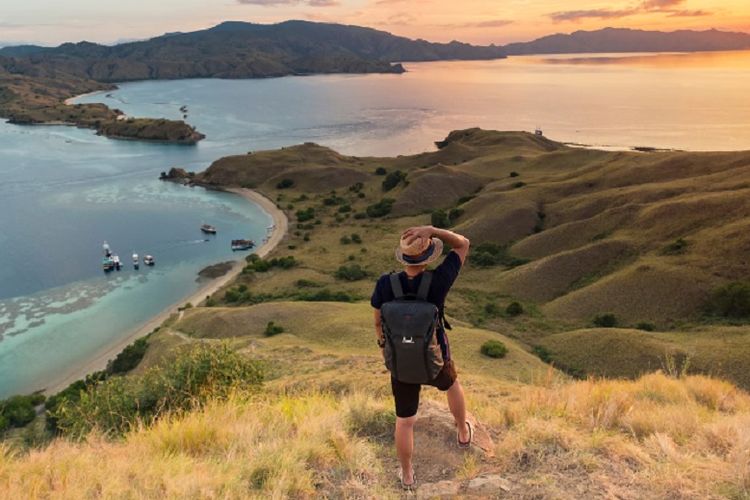 Labuan Bajo menjadi salah satu destinasi yang banyak dikunjungi oleh wisatawan, baik wisatawan lokal maupun mancanegara. 