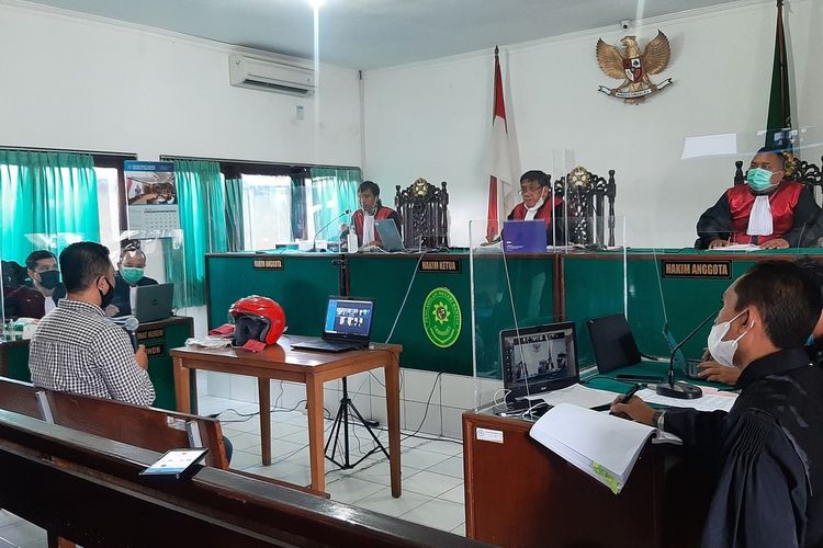 Sidang Kasus Sate Sianida di PN Bantul, dengan menghadirkan salah satu Saksi Anggota Polisi yang Menjadi Target Sate Kamis (21/10/2021)