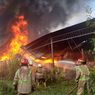 Gudang Biji Plastik di Jombang Terbakar, Petugas Masih Berupaya Padamkan Api
