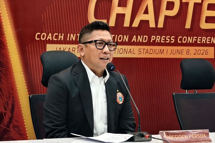 Presiden Persija Jakarta Mohamad Prapanca memberikan sambutan kepada media di acara perkenalan pelatih baru Persija Jakarta di Jakarta International Stadium, Senin (8/6/2026).