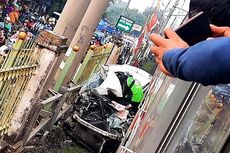 Mobil Tertabrak KRL di Depok, Bermula dari Pengemudi Terobos Palang Pintu, Jadwal Perjalanan Terganggu