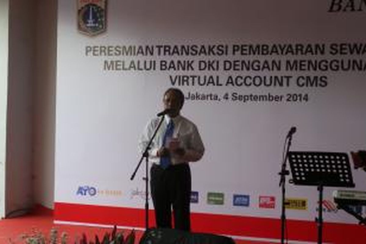 Direktur Utama (Dirut) Bank DKI Eko Budiwiyono di Rusunawa Marunda, Kamis (4/9/2014).