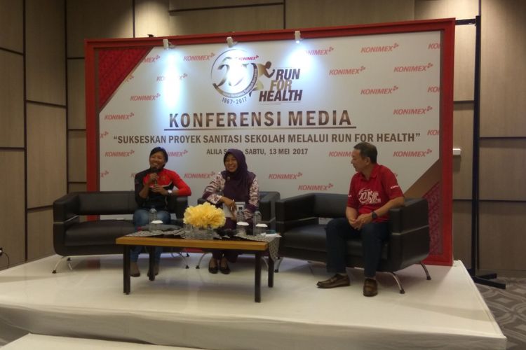 Atlet Lari Gawang Indonesia, Dedeh Erawati berbagi tips untuk persiapan lari marathon.