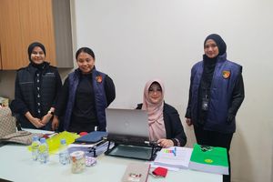 Ditangkap di Kasus Ijazah Jokowi, Dokter Tifa Ujian Tugas Akhir di Kantor Polisi