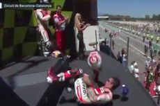 Jatuh, Marquez Bikin Ketawa Saat Naik Podium GP Catalunya