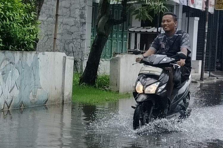 Banjir Rob Terjang Pesisir Tegal-Brebes, Ribuan Rumah Tergenang