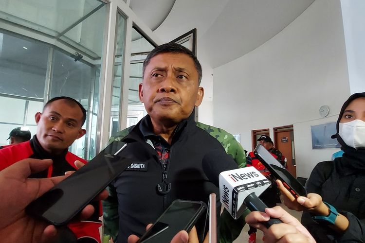 Peserta mengikuti kejuaraan indoor skydiving di Bandung Barat.