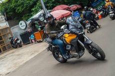 Ini Fungsi Dua Radar di Motor Petualang Moto Guzzi Stelvio