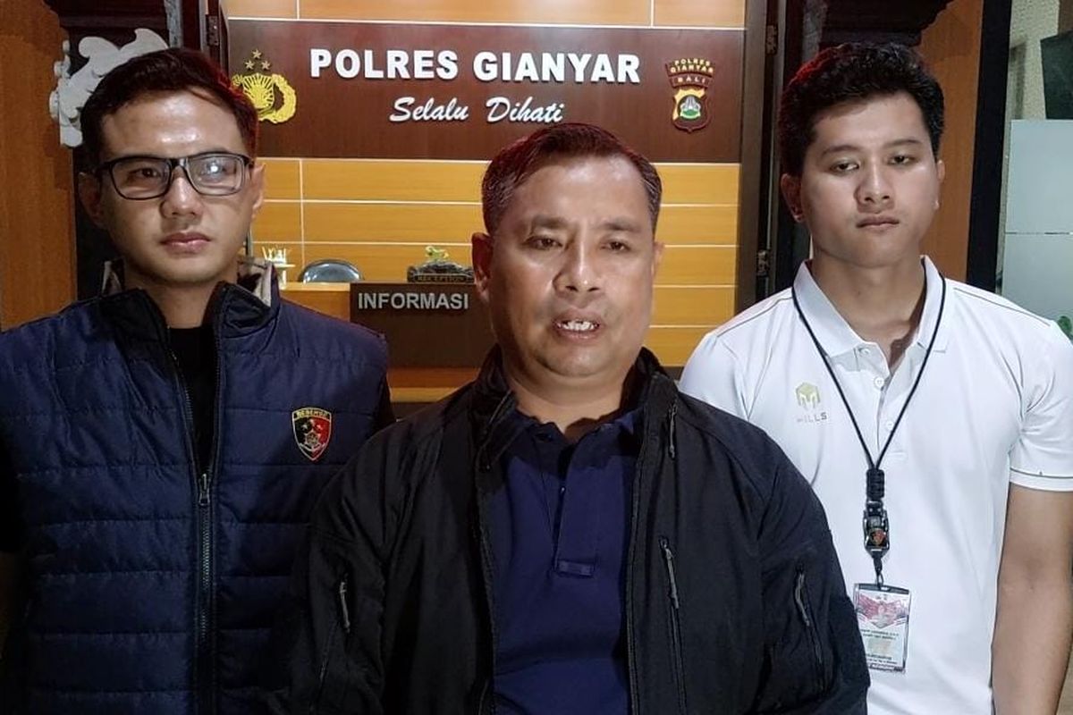 Kapolres Gianyar, AKBP Ketut Widiada, didampingi Kasat Reskrim Polres Gianyar AKP M Gananta dan Kanit 1 Satreskrim Polres Gianyar Ipda Hanif Aryoseno, saat merilis penangkapan terhadap pria warga negara Amerika Serikat, berinisial MZA (28),  pada Kamis (25/1/2024). /Dok. Humas Polres Gianyar 