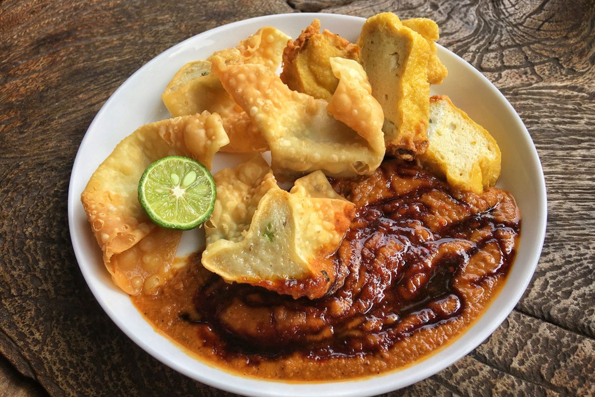 Resep Batagor Ikan Tenggiri Kuah Kacang, Camilan untuk Malam Tahun Baru
