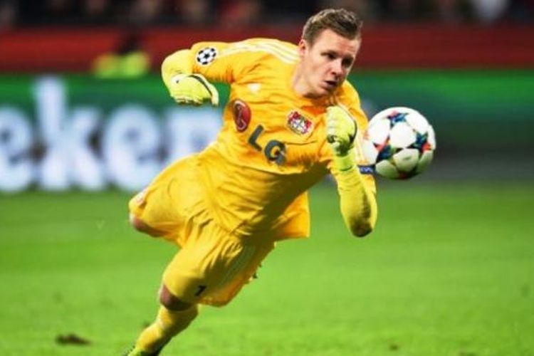 kiper Bayer Leverkusen, Bernd Leno.
