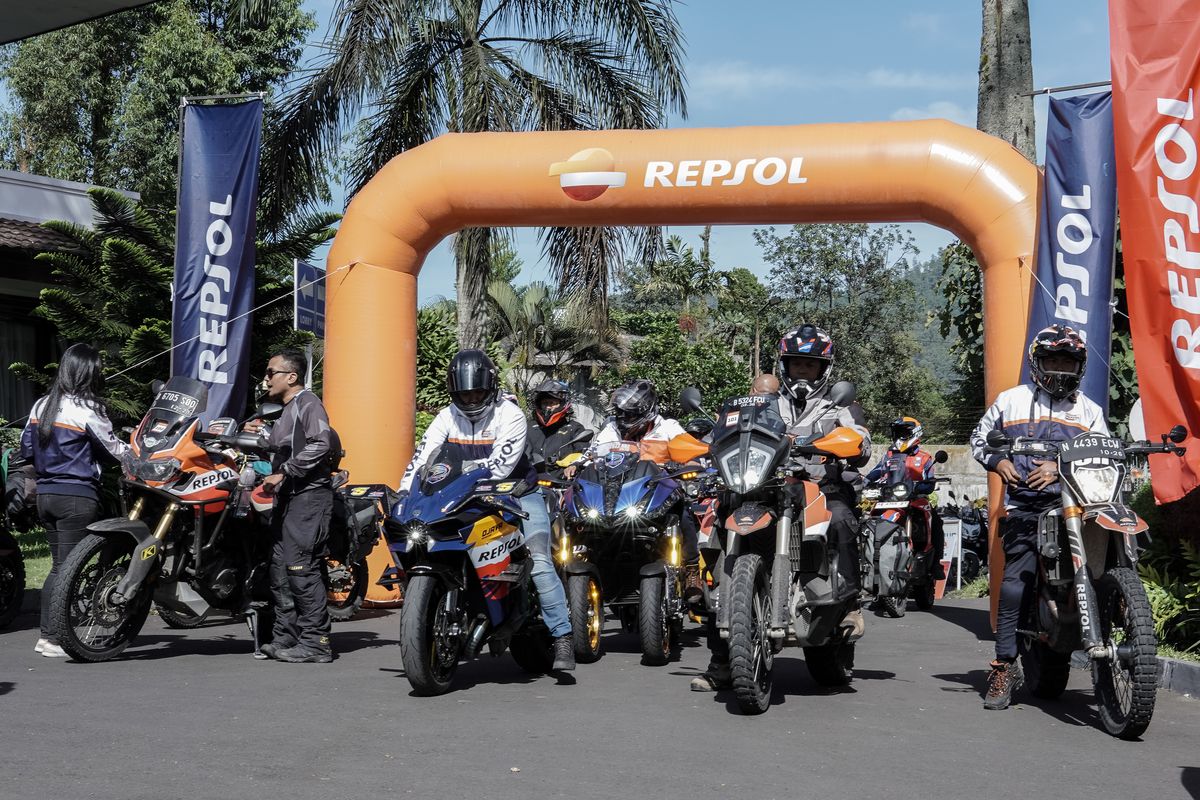 Global Series Launching produk terbaru Repsol diawali dengan touring Yogyakarta-Bromo, 10-11 Desember 2021.