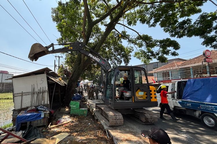 20 Bangunan Liar di Bojongsoang Dibongkar untuk Atasi Banjir Cijagra