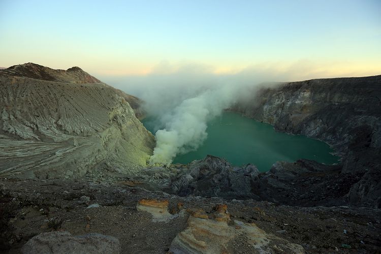 Berpetualang ke Kawah Ijen...