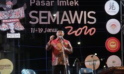 Wali Kota Hendi Berikan Penghargaan kepada 2 Dalang Wayang Potehi