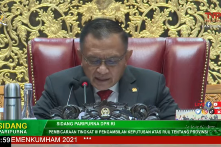 Tangkapan layar Wakil Ketua DPR Lodewijk F Paulus dalam rapat paripurna ke-15 Masa Persidangan III Tahun Sidang 2021-2022, Selasa (15/2/2022).