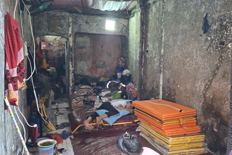 Sengsara Warga Tambora, Tinggal di Rumah Tanpa Dinding dan Pintu Usai Kebakaran