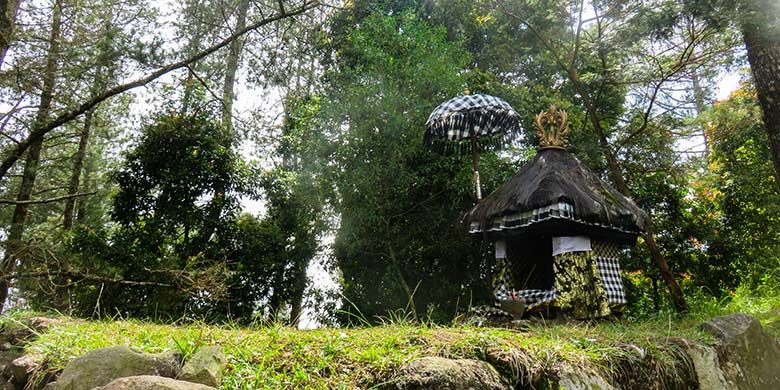 Bagian atas Candi Kethek.