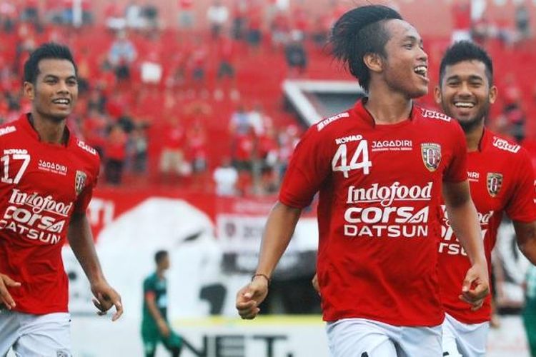Ekspresi pemain Bali United, I Gede Sukadana, seusai mencetak gol ke gawang Persija Jakarta, pada pertandingan lanjutan penyisihan Grup B Torabika Bhayangkara Cup, Senin (21/3/2016). 