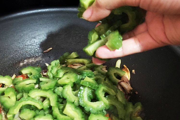 Tips memasak pare agar tidak pahit dan tetap hijau.