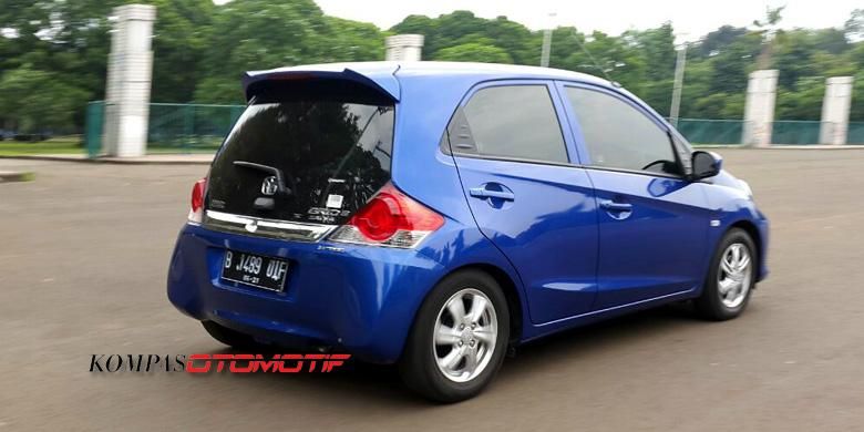 Honda Brio Satya dengan mesin 1.200 cc i-VTEC.