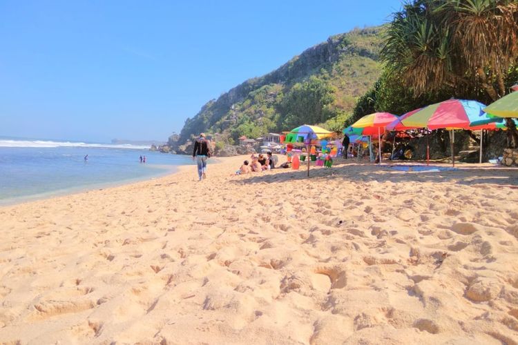 Pantai Pok Tunggal Kabupaten Gunungkidul, yang Sebelumnya Sebagian Pasir hilang Kini Kembali Penuh (Dokumentasi SAR Satlinmas Wilayah II)