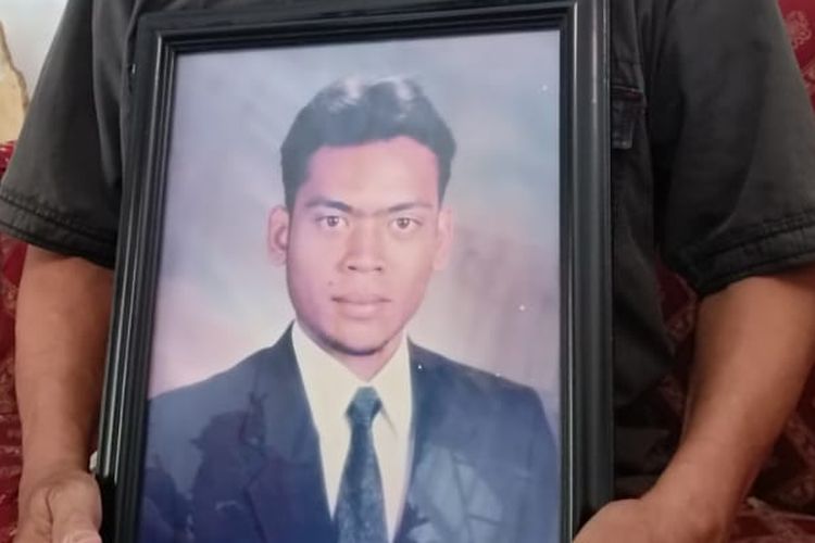 Paian Siahaan, ayah dari Ucok Munandar Siahaan yang dihilangkan secara paksa pada kerusuhan Mei 1998, ketika ditemui oleh Kompas.com di kediamannya di Beji, Depok, Senin (22/5/2023).