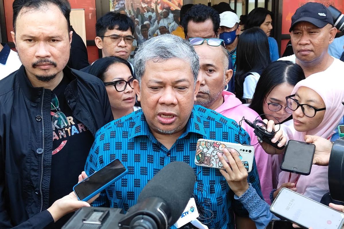 Wakil Ketua Umum Partai Gelora Fahri Hamzah di Rumah Besar Relawan Prabowo 08, Slipi, Jakarta, Senin (11/9/2023).