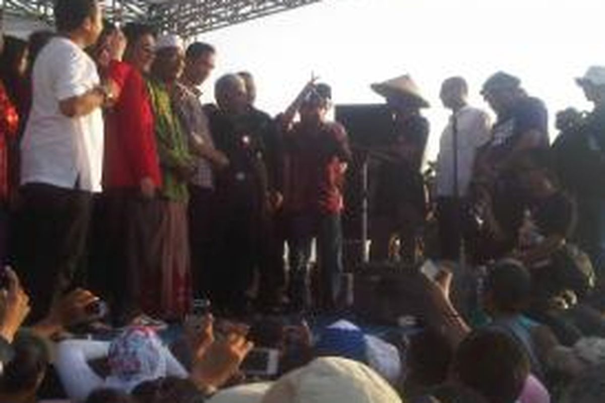 Jaringan Nasional Relawan Aswaja berikrar memenangkan Jokowi di atas tanggul lumpur Lapindo.
