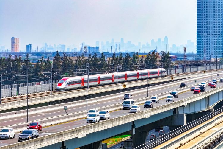 Untuk mengakomodasi peningkatan mobilitas masyarakat pada periode long weekend Idul Adha 2026, KCIC mengoperasikan hingga 68 jadwal perjalanan Whoosh per hari.