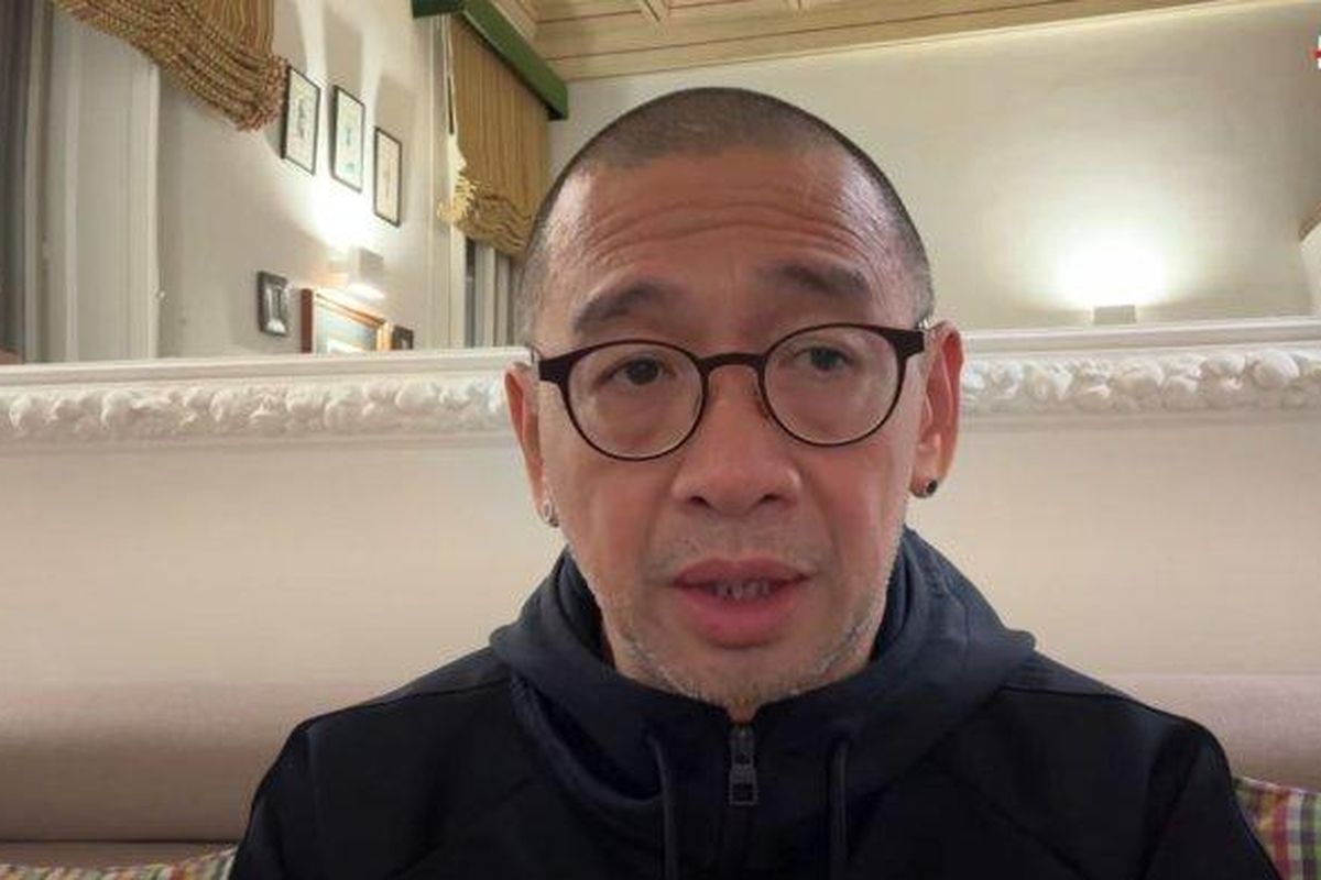 Pengamat sepakbola Indonesia, Justinus Lhaksana atau coach Justin adukan 30 akun sosial media ke Polda Metro Jaya terkait pencemaran nama baik. 
