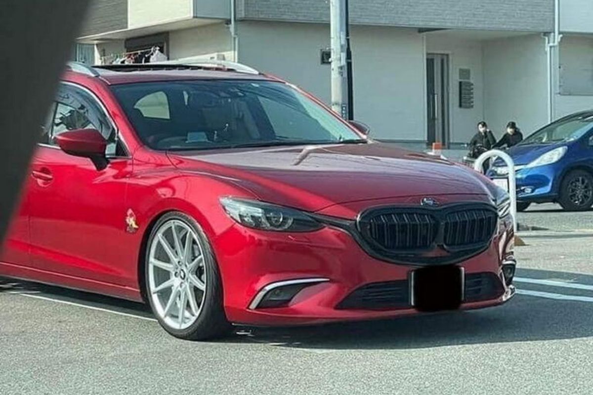 Modifikasi Mazda6 Estate menggunakan grille BMW