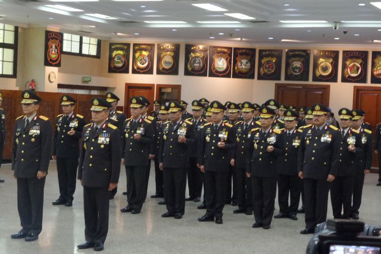 Sebanyak 24 perwira tinggi Polri menerima tanda Bintang Bhayangkara Pratama di Rupatama Mabes Polri, Jakarta, Selasa (20/6/2017).