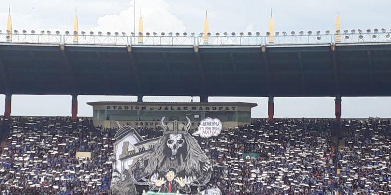 Wakil Ketua Satgas Antimafia Bola Kritik Aksi Oknum Suporter<script async src=