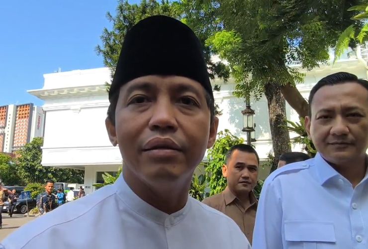 Raja Juli Antoni Siap Jika Gaji Menteri Dipotong demi Penghematan Negara