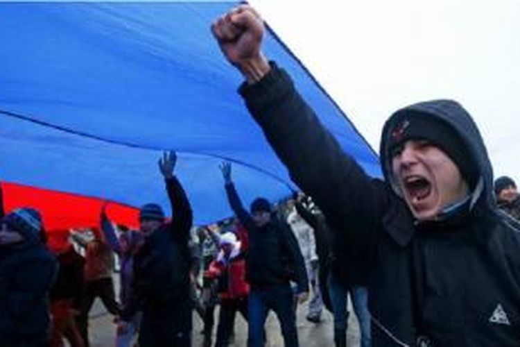 Kelompok pro Rusia berunjuk rasa di Crimea
